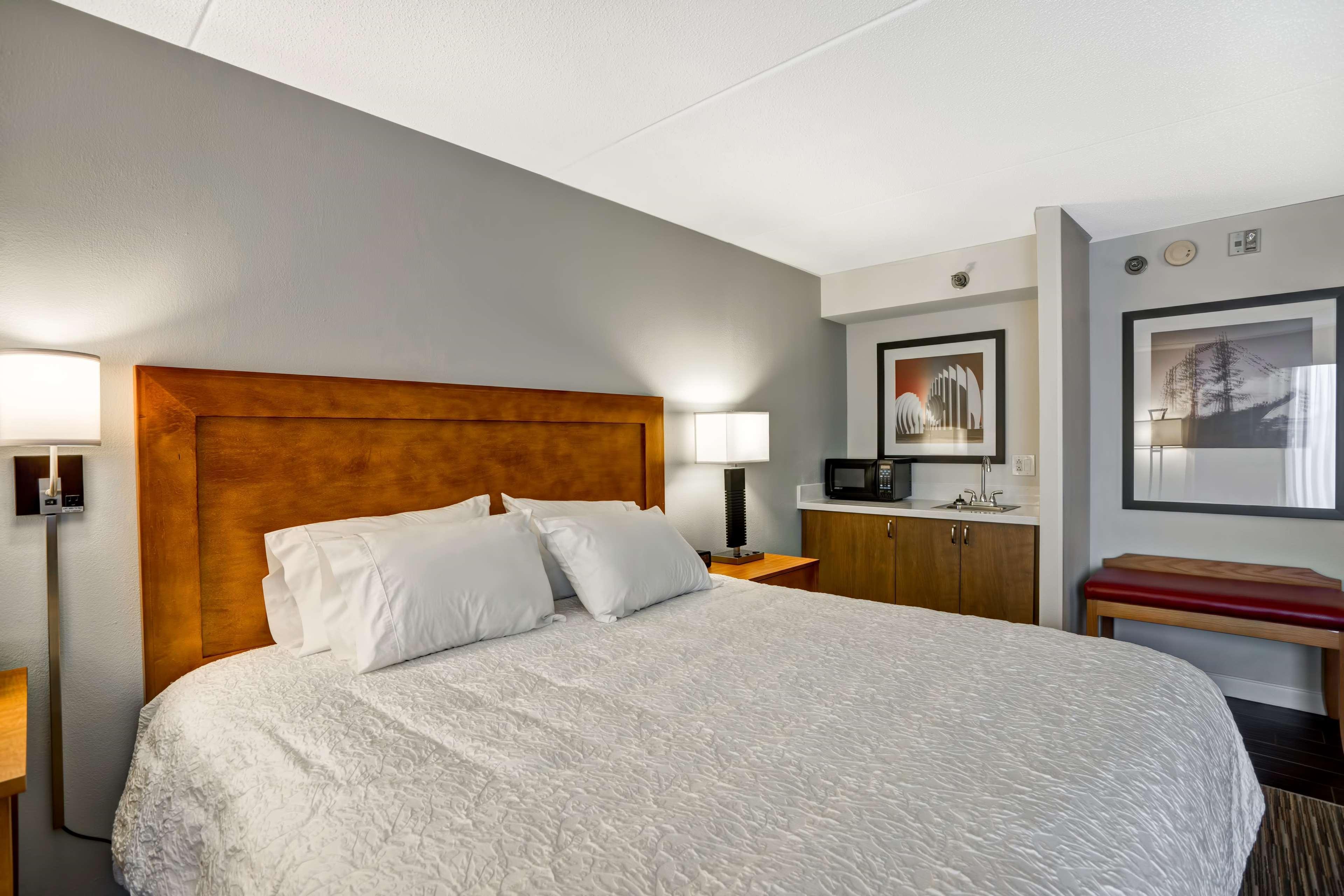 Hampton Inn Norfolk-Naval Base Екстер'єр фото