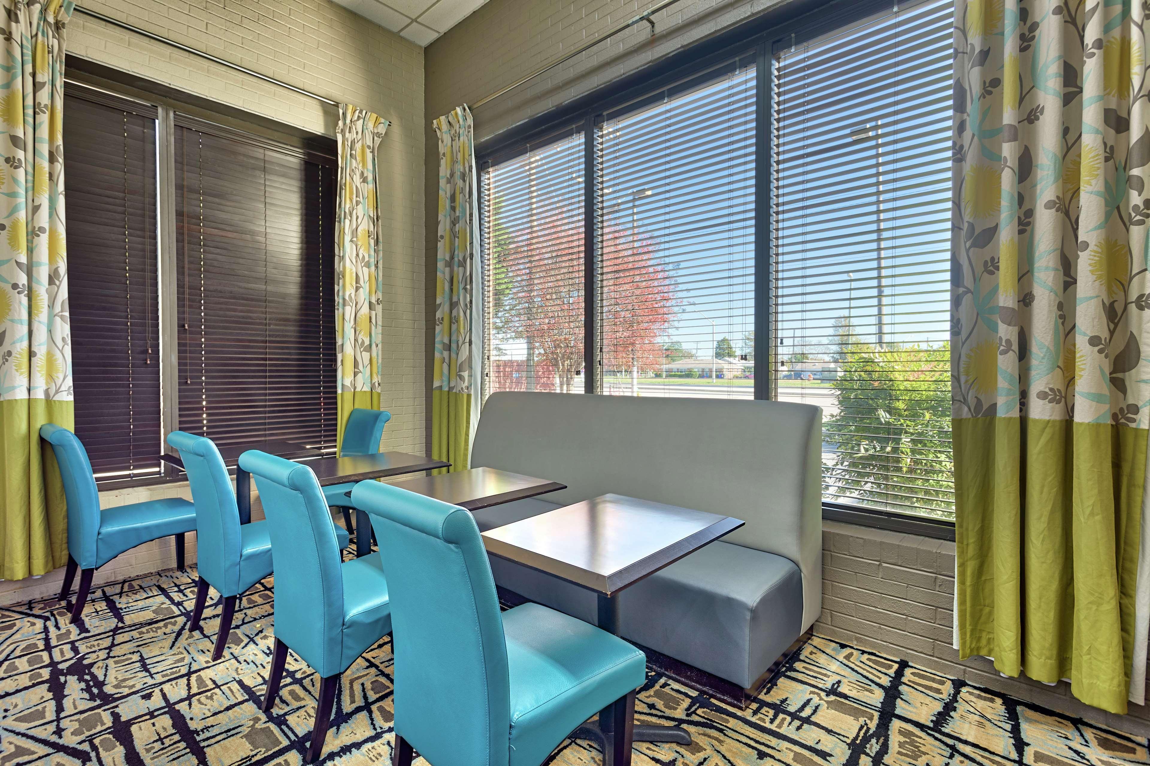 Hampton Inn Norfolk-Naval Base Екстер'єр фото