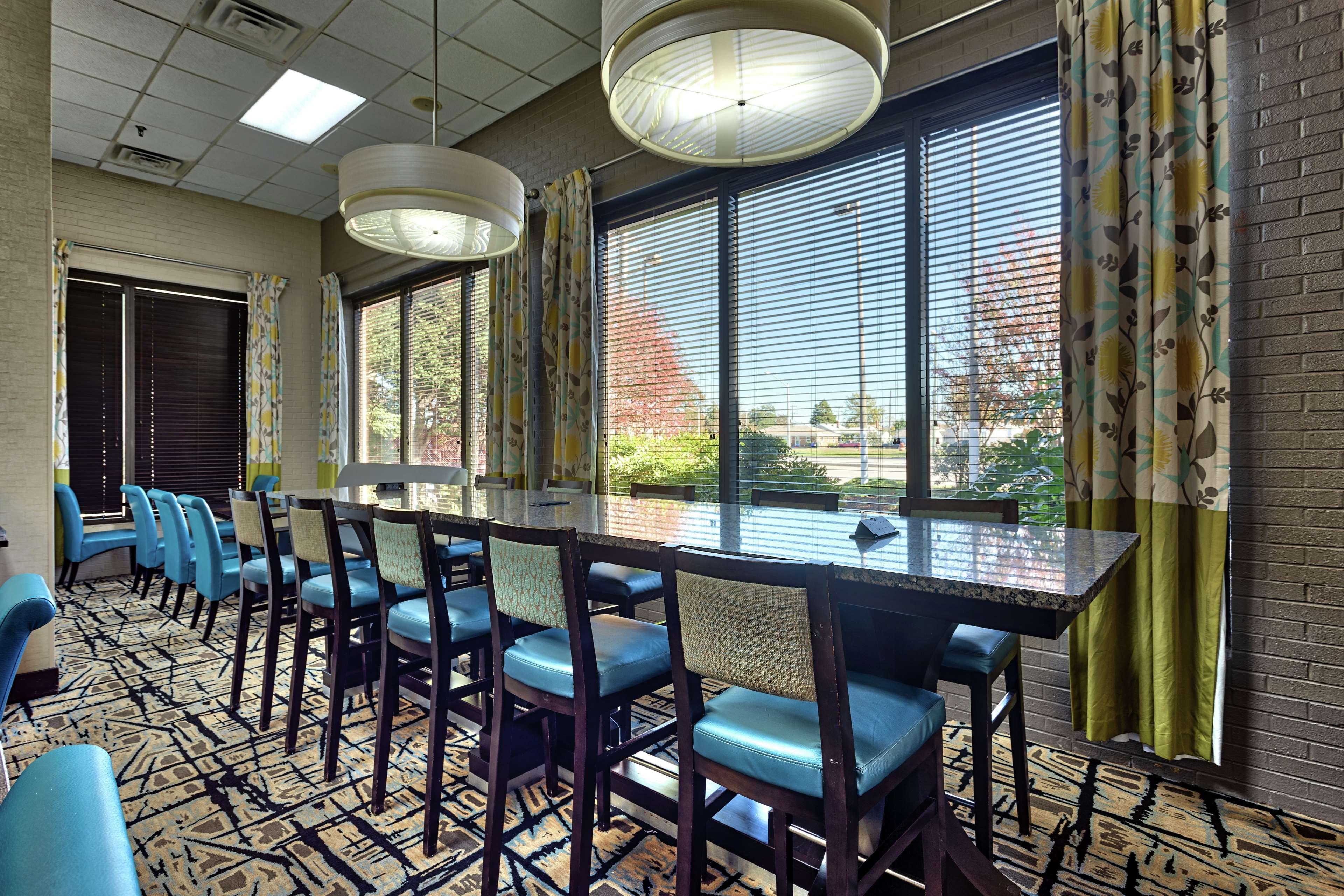 Hampton Inn Norfolk-Naval Base Екстер'єр фото