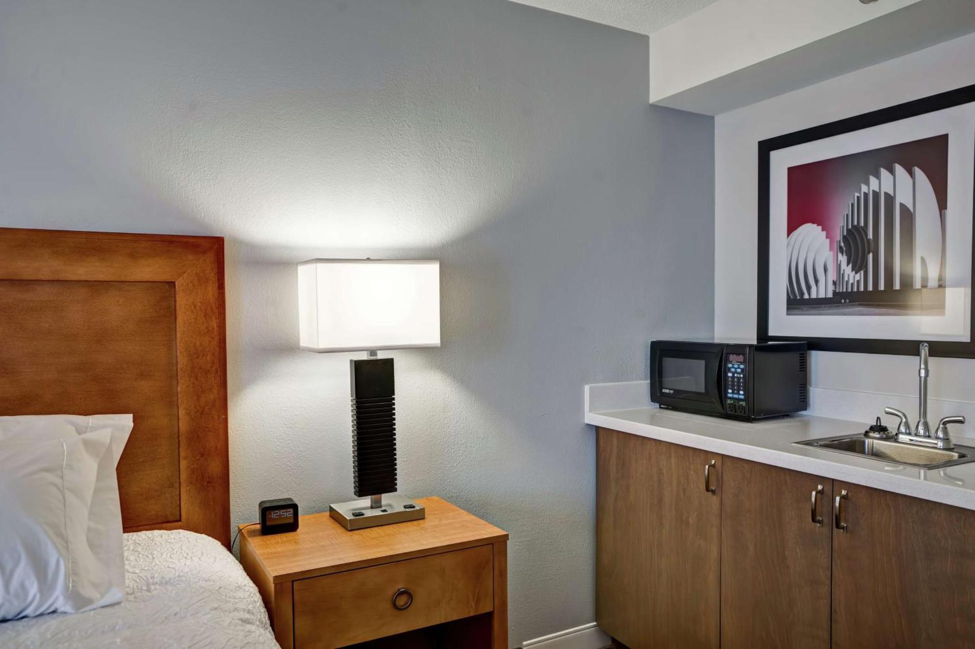 Hampton Inn Norfolk-Naval Base Екстер'єр фото