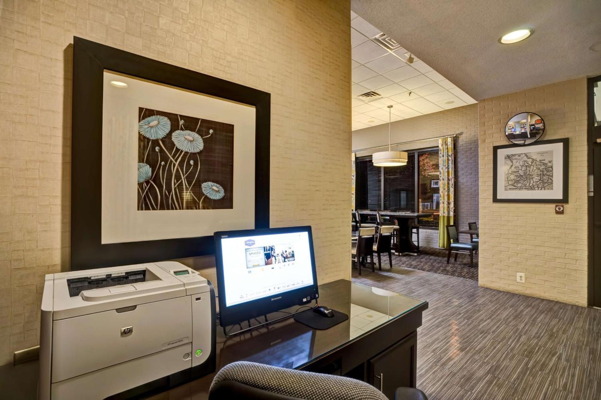Hampton Inn Norfolk-Naval Base Екстер'єр фото