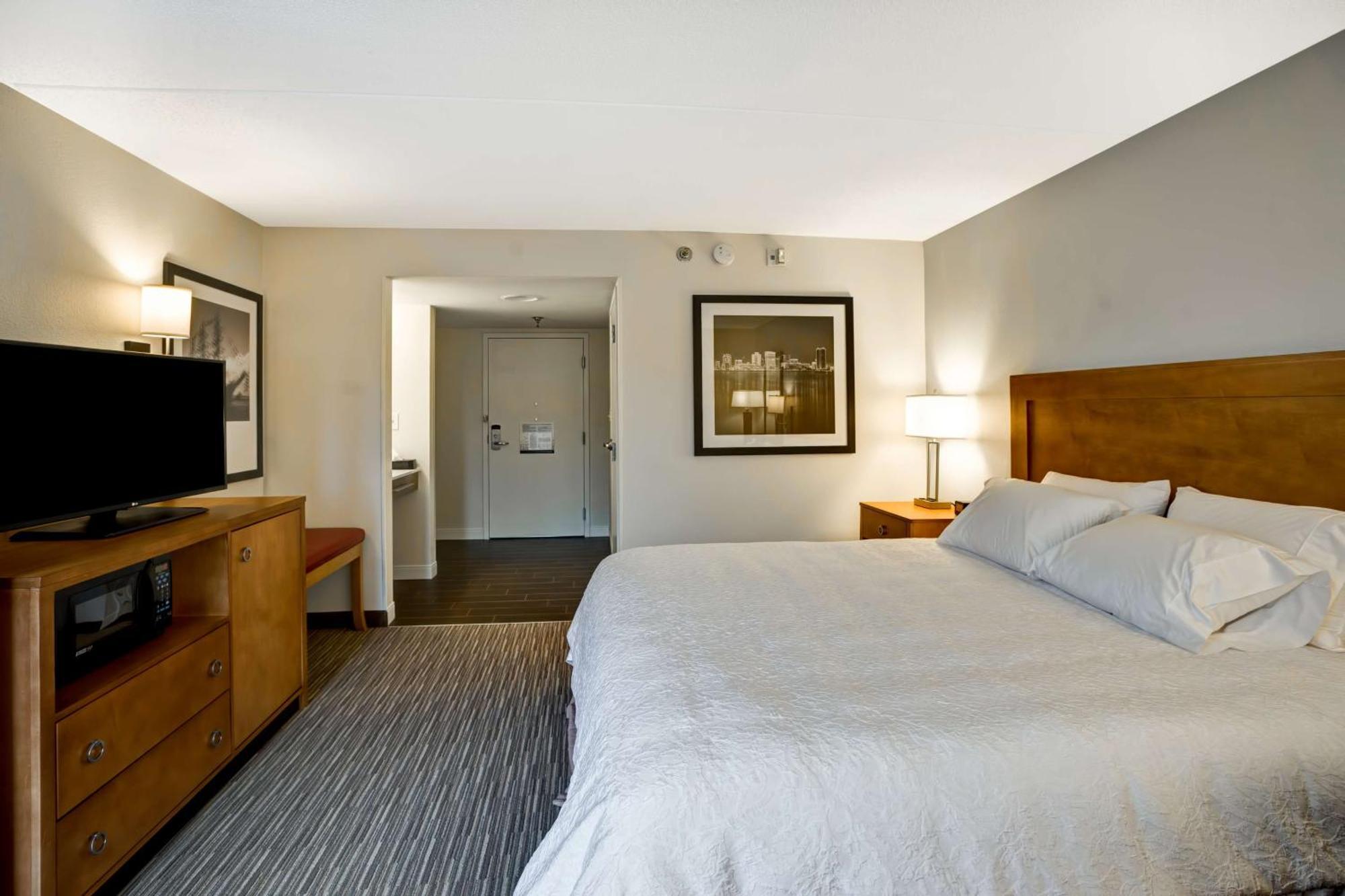 Hampton Inn Norfolk-Naval Base Екстер'єр фото