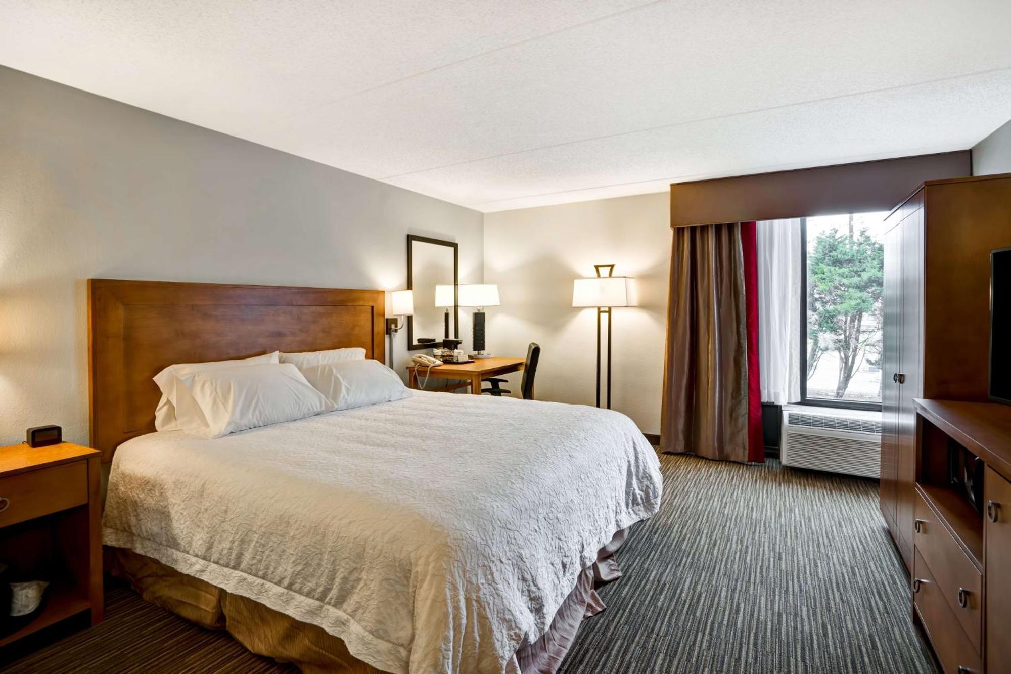 Hampton Inn Norfolk-Naval Base Екстер'єр фото