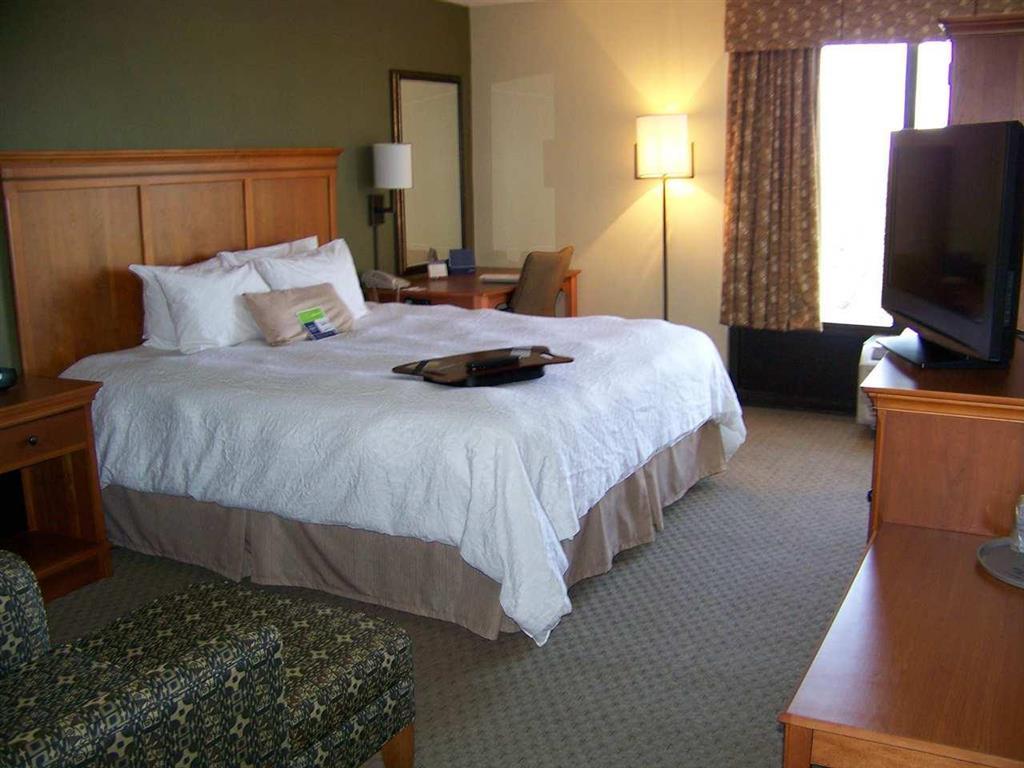 Hampton Inn Norfolk-Naval Base Номер фото