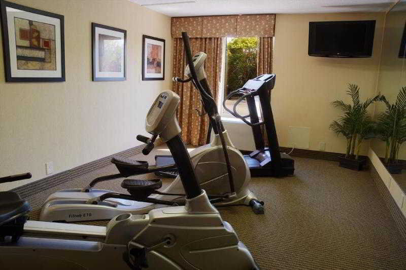 Hampton Inn Norfolk-Naval Base Екстер'єр фото