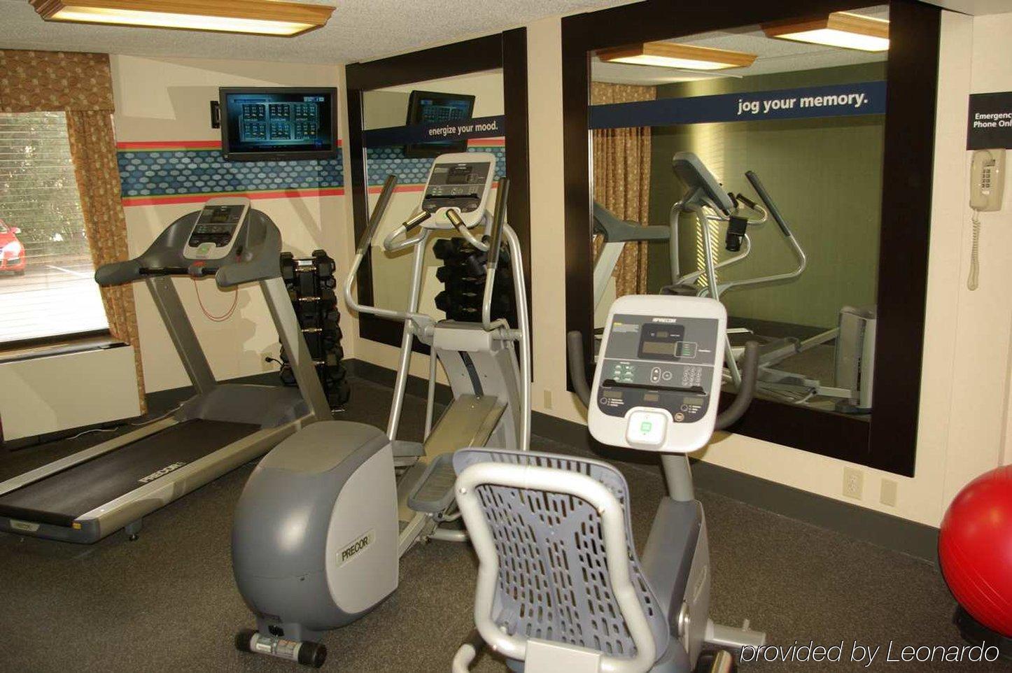 Hampton Inn Norfolk-Naval Base Екстер'єр фото