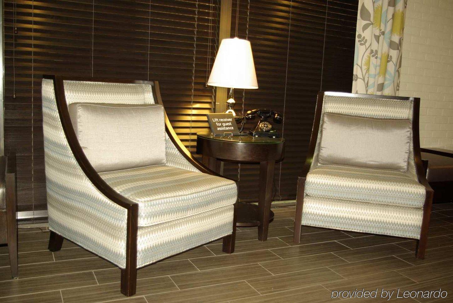 Hampton Inn Norfolk-Naval Base Екстер'єр фото