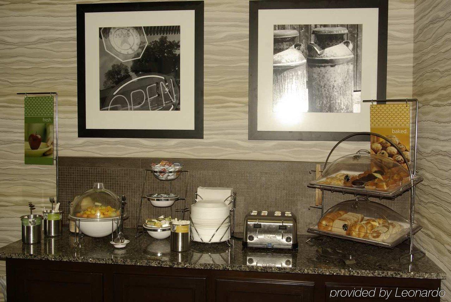 Hampton Inn Norfolk-Naval Base Екстер'єр фото