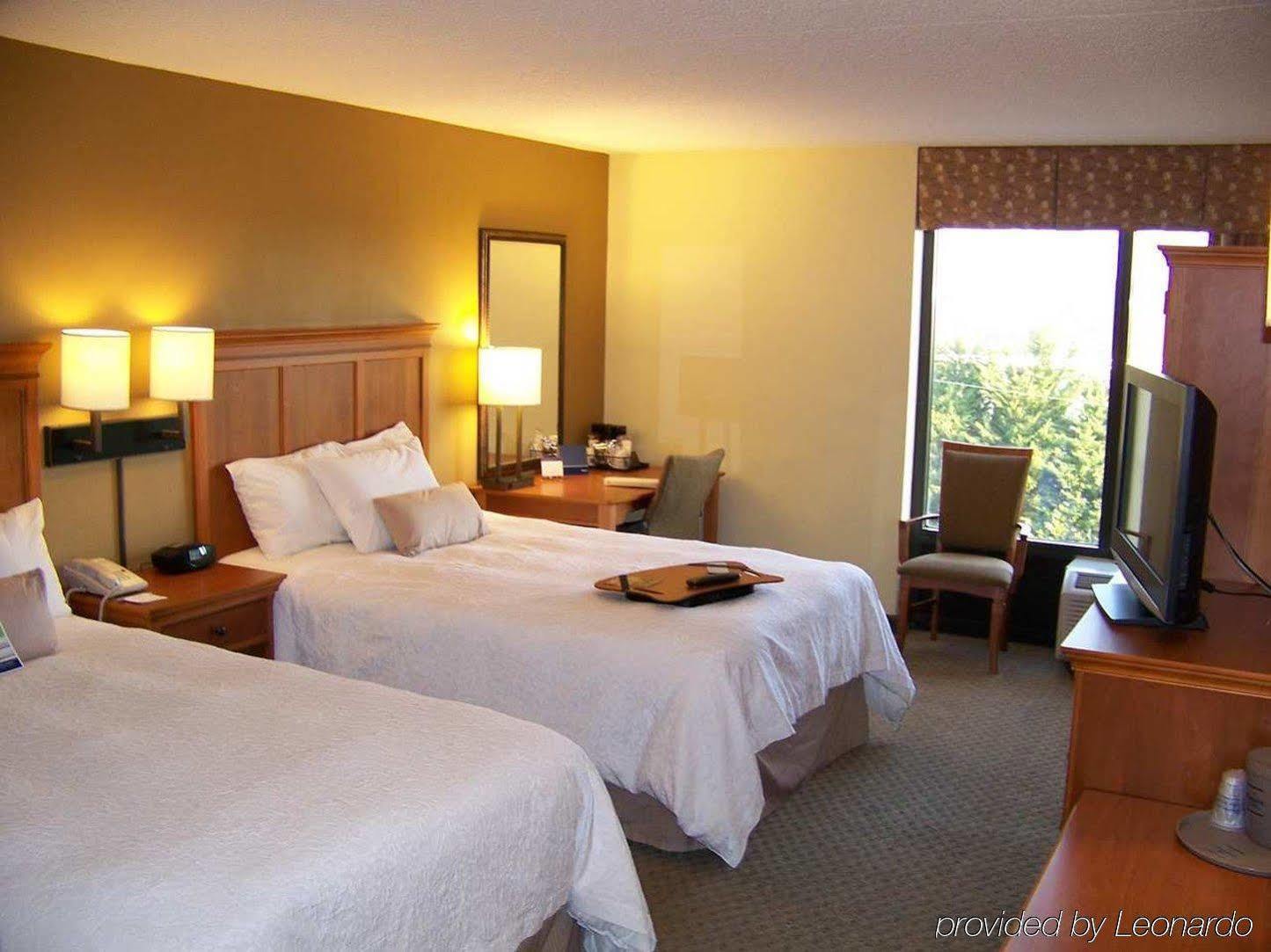 Hampton Inn Norfolk-Naval Base Екстер'єр фото